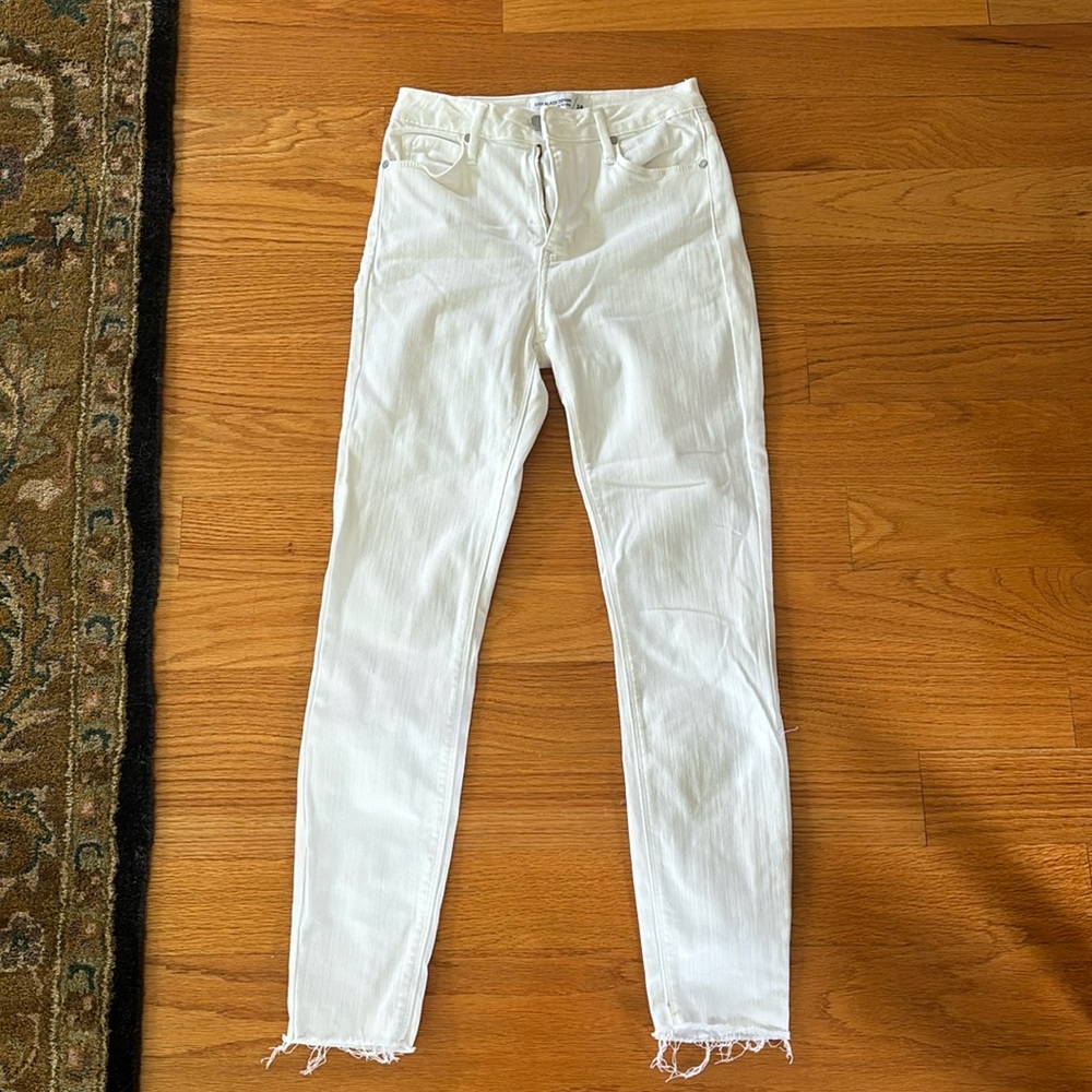 White skinny jeans